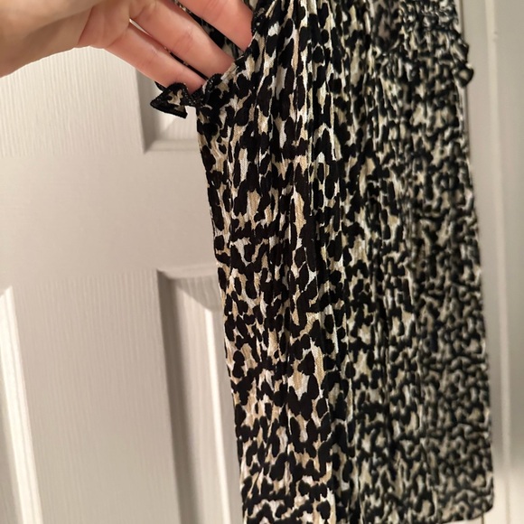 Old Navy Animal Print Blouse - Picture 2 of 9